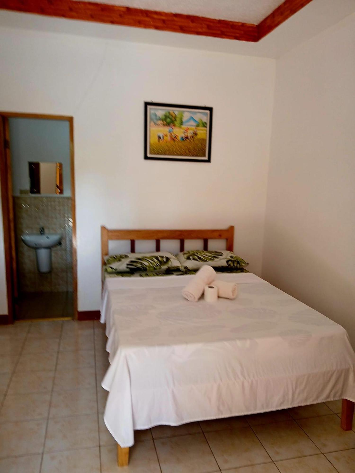 Hanna'S Place Rooms For Rent Solangon San Juan Siquijor Exterior photo